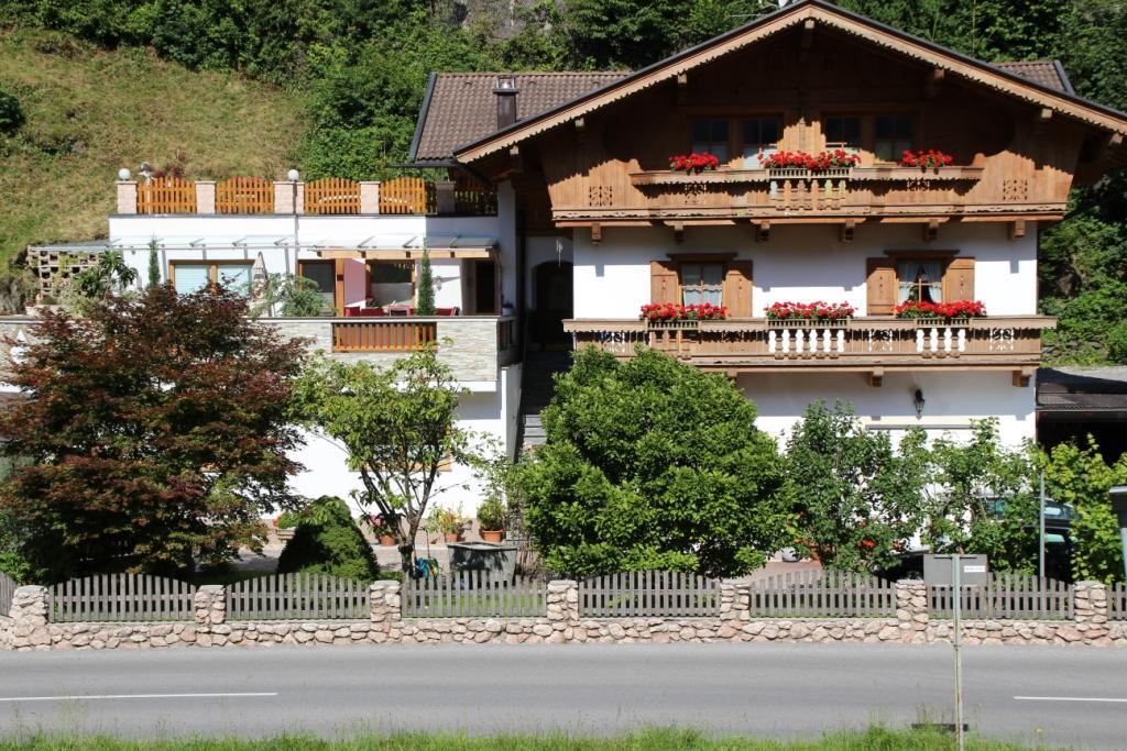 Apart Eberharter Aschau Im Zillertal Bagian luar foto